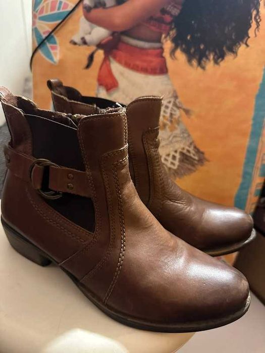 Ghete Lasocki de piele naturala