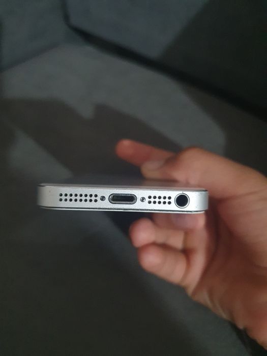 Айфон 5s продам срочно