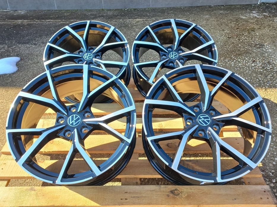 19" 5x112 Vw Gti Golf Passat Tiguan 8j et45 57.1 Seat Škoda Polish  Black