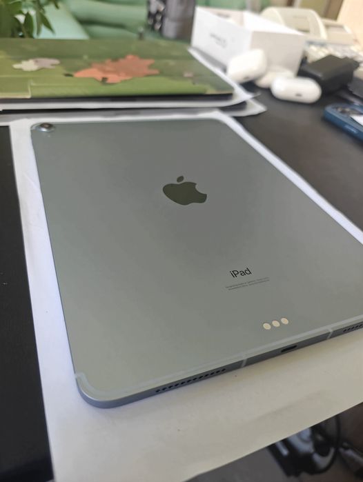 Продава iPad Air 4