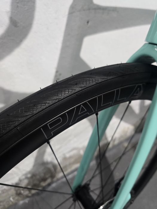 Bianchi Specialissima shimano 105 di2 шосеен велосипед