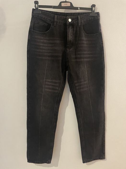 Blugi negrii, noi nepurtati