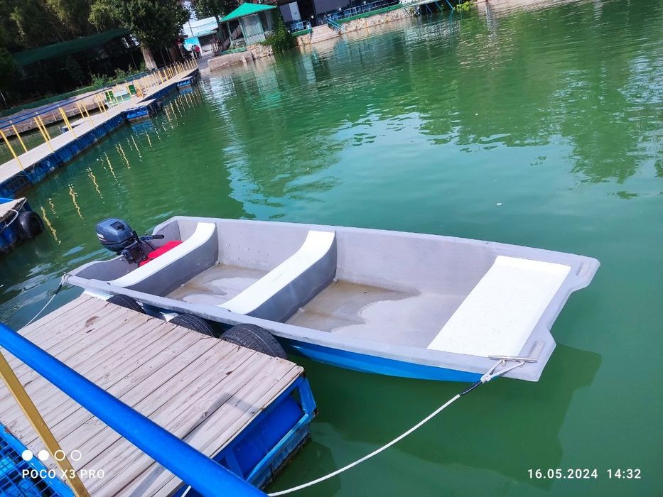 Продам лодку стекло-пластик новая с мотором