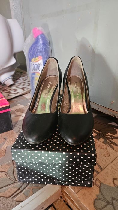 Туфли 37 размер б/у 4000 тг