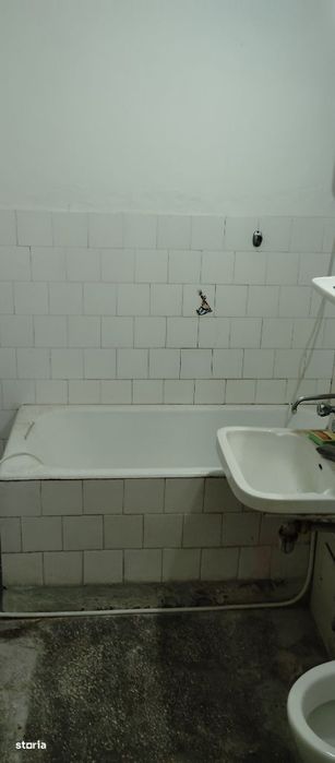 ap. 3 cam MVI str. Gladiolei 6 et 4 , 2 bai , 820 Eu/ mp