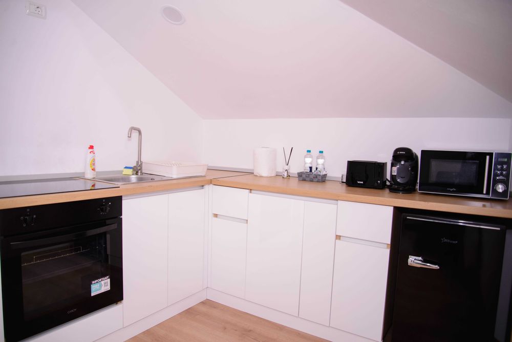 Inchiriez apartament 2 camere in regim hotelier zona Mall-Precista