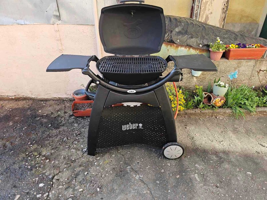 Газово барбекю WEBER