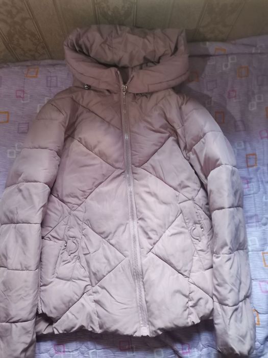 Продаю женские куртки