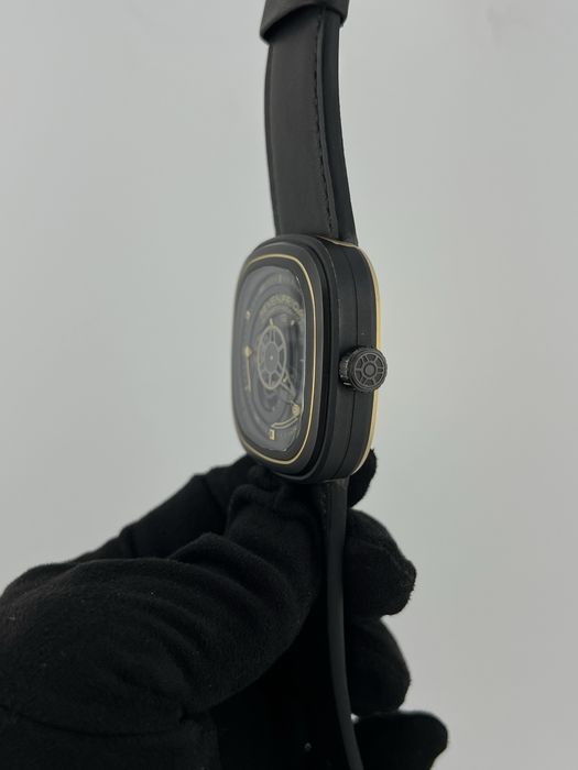 Наручные часы - Sevenfriday