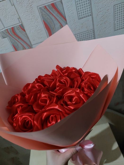 Продам букет роз из отласных лент