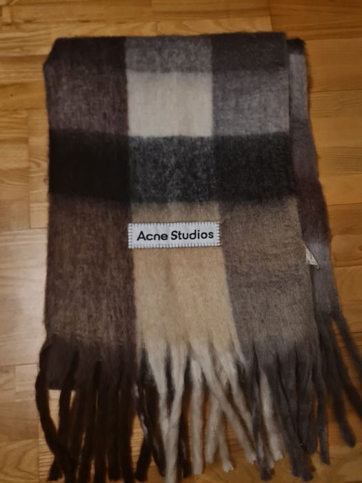 Fular acne studios