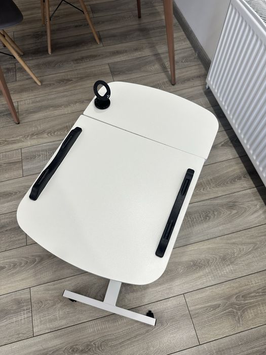 Столик для ноутбука