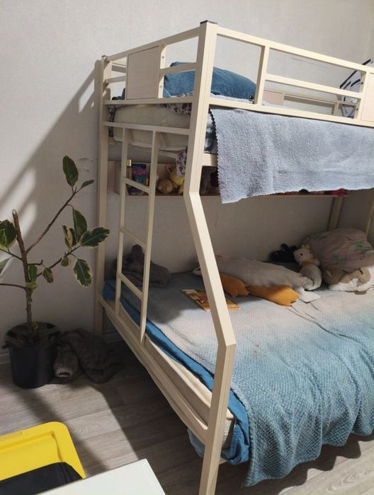 Кровать двухъярусная