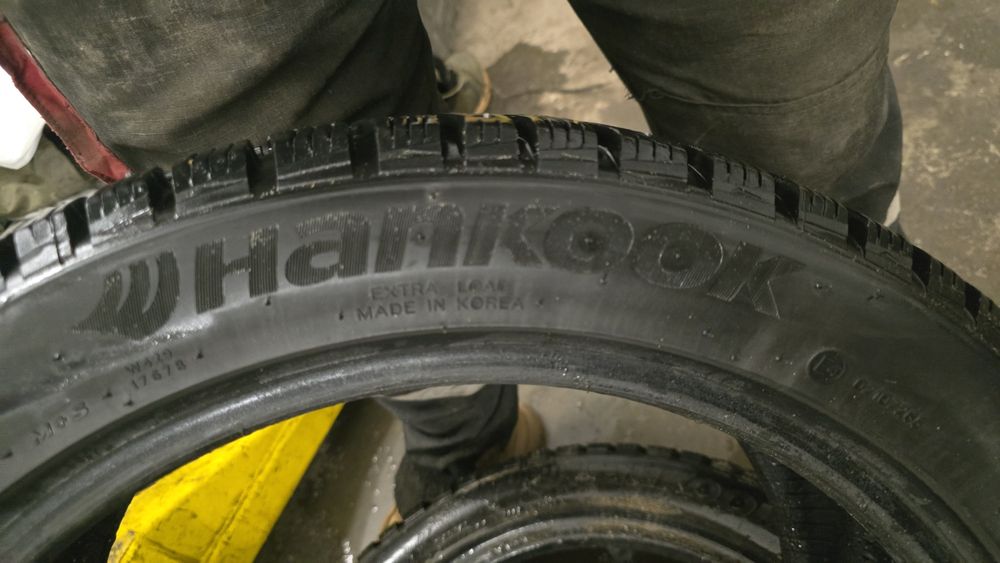 Продам зимнию  резину.