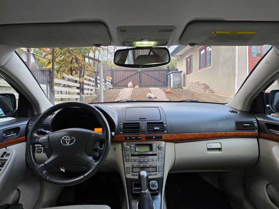 TOYOTA Avensis