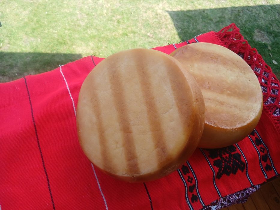 Cascaval afumat de vanzare