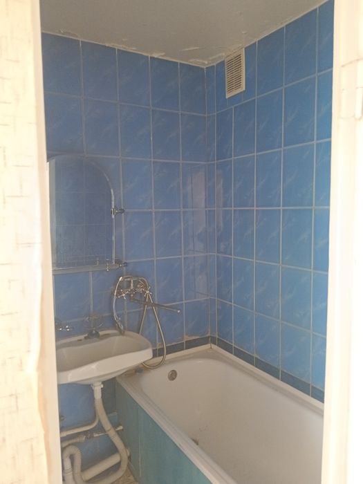 Продам 3 комн. 7-25, 2 этаж.