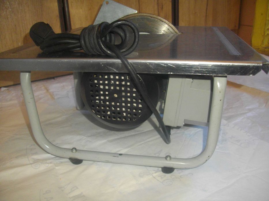 Електрическа машина сухо мокро рязане плочки 1600W ф180мм с линеали