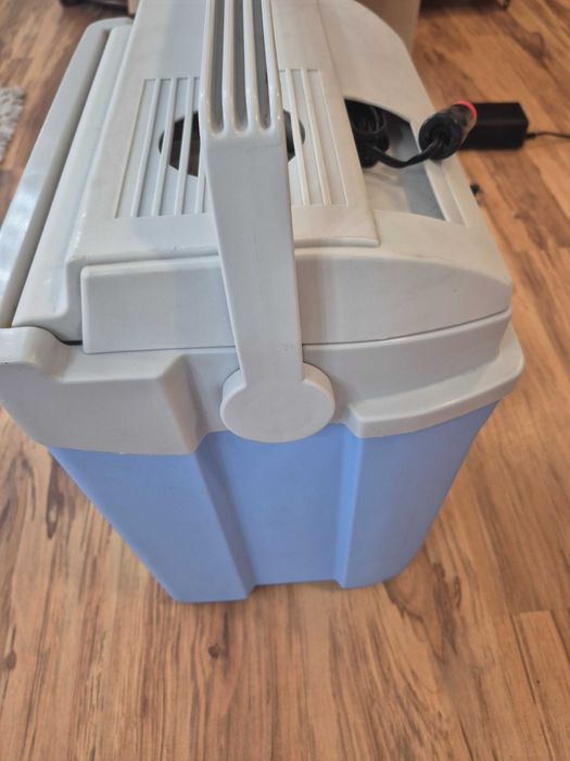Lada frigorifica 12/230 V Electric Cooler E 28 S