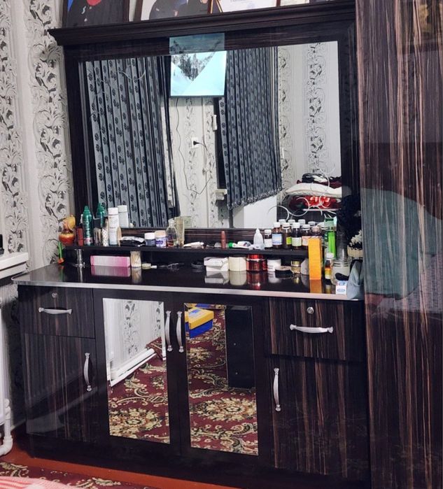 Продается спальный гарнитур