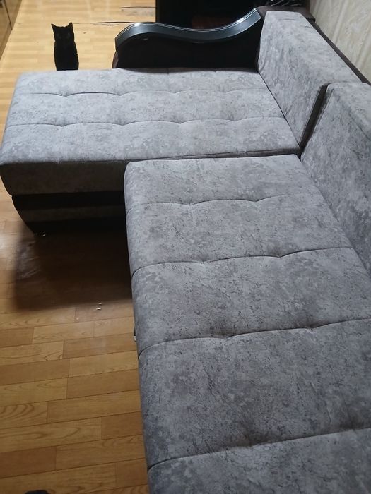 Продаю диван угловой