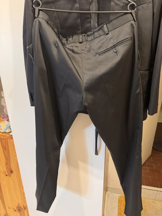 Официален костюм