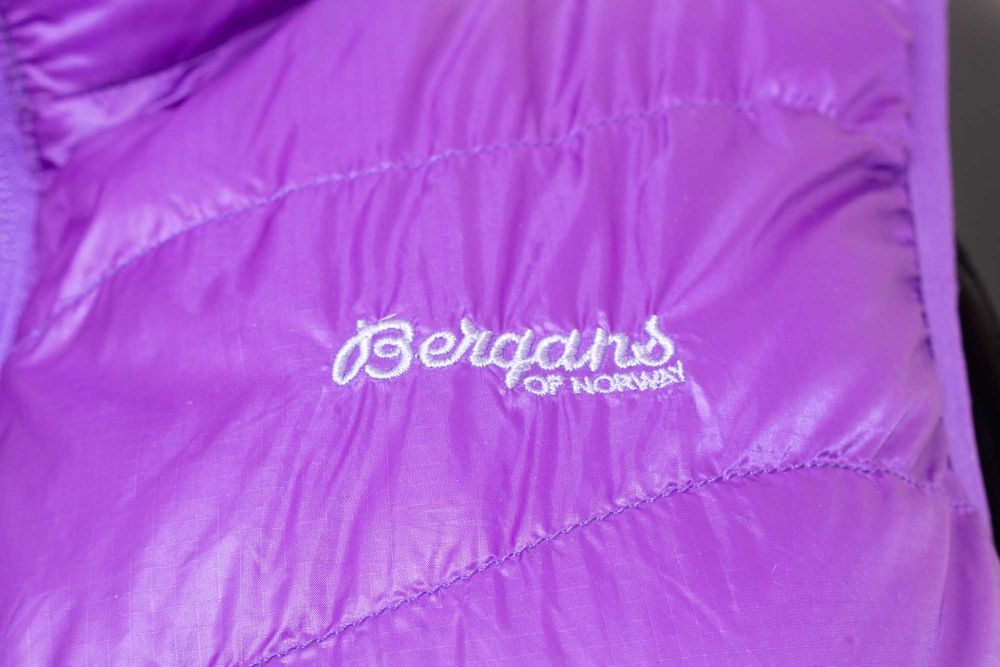 Bergans Down Light Vest дамска пухена грейка лилав елек с пух и пера М