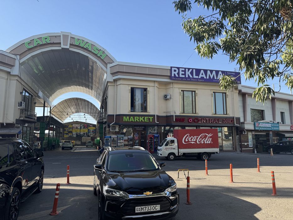 Arendaga o’zimiki  140 kv metr 2 etaj sanuzel 3 hona bo’lingan