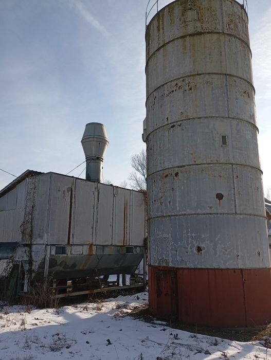 Siloz rumegus cu exhaustor