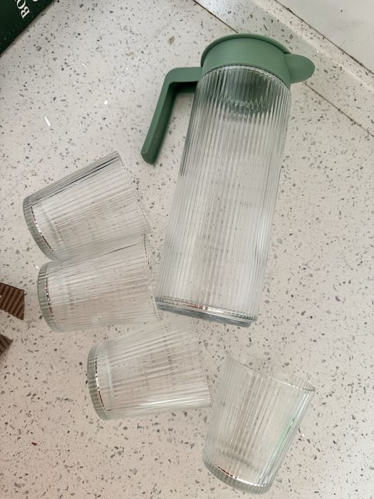 Графин со стаканами