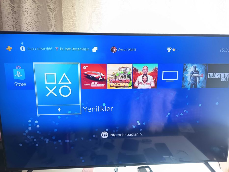 PS4 PRO 1 TB CUH-7216b с 4 игри !