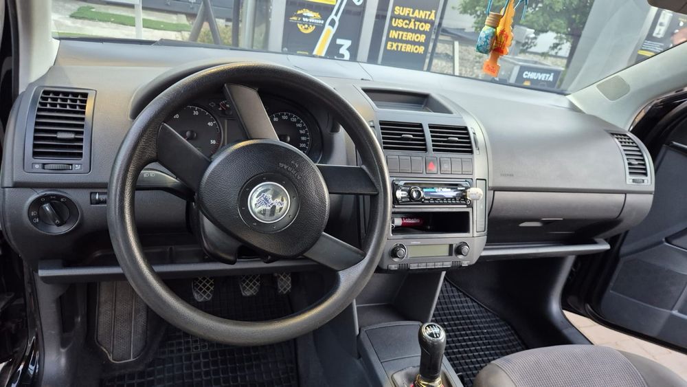 VOLKSWAGEN Polo 0 — imagine 3