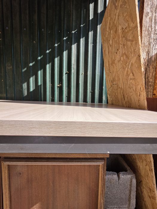 Стол в отличном состоянии