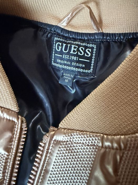 Есенно яке Guess