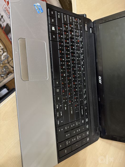 Ноутбук Acer TravelMate P253 / Core i3 / 4 ГБ ОЗУ