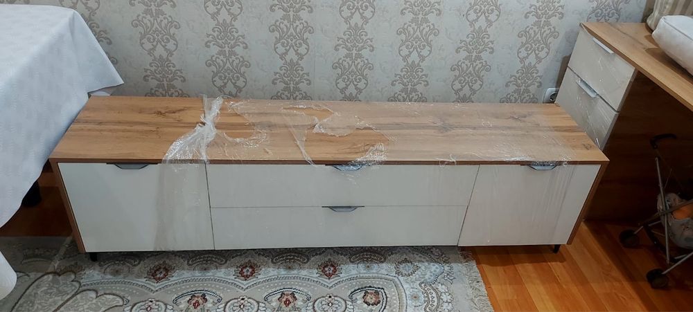 Продам тумбу под телевизор
