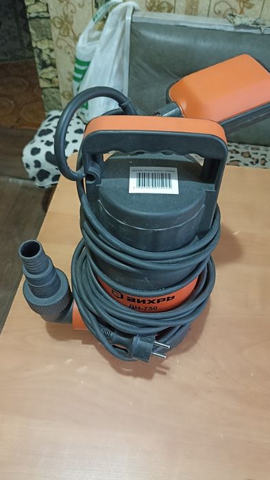 Продам  дренажный  насос.