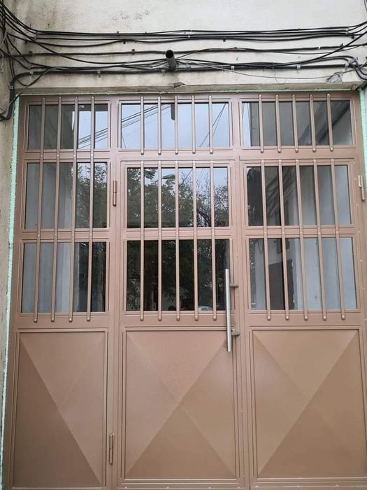 Ușii metalice întrare în Bloc