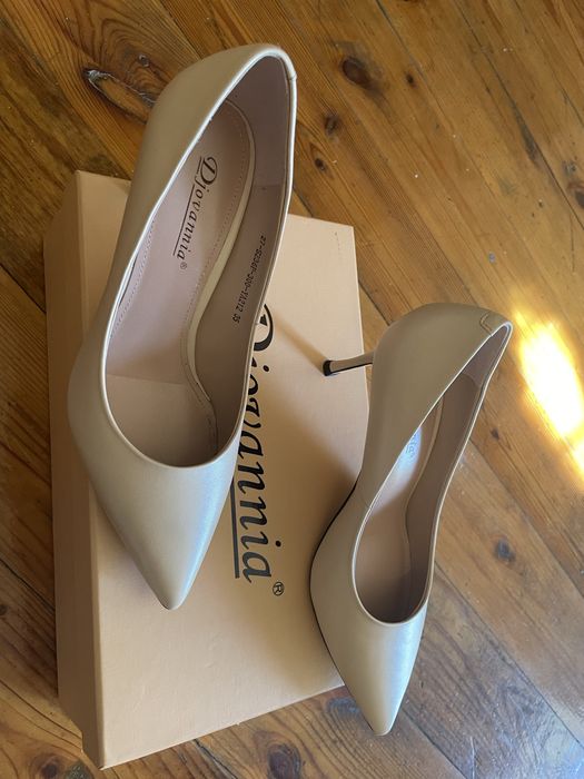 Туфли брендовые - цвет бежевый.