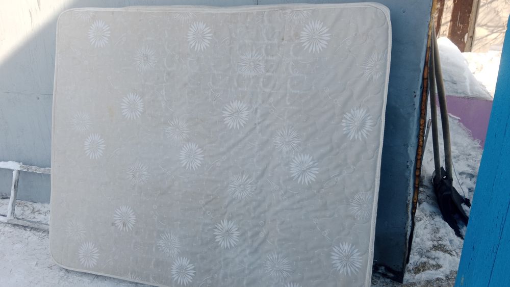 Продам кровать двух спальную