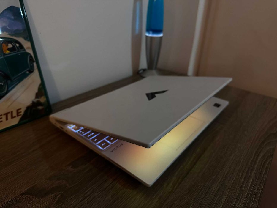 HP Victus RTX 5060 24GB RAM DDR5 I7 144HZ Bang and Olufsen