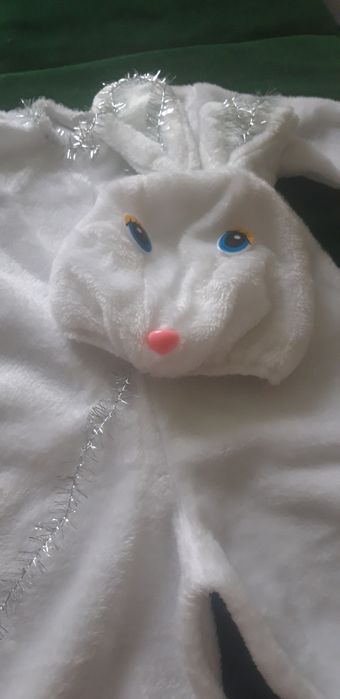 Продам костюм зайчика.
