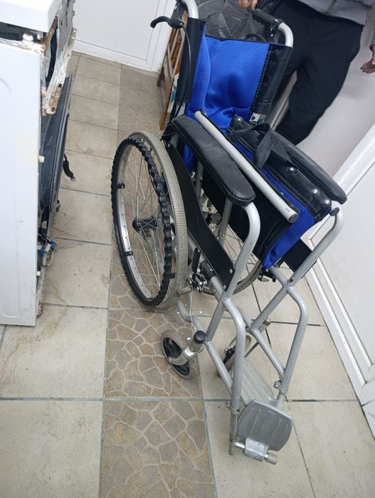 Căruț pentru  persoane cu dizabilități