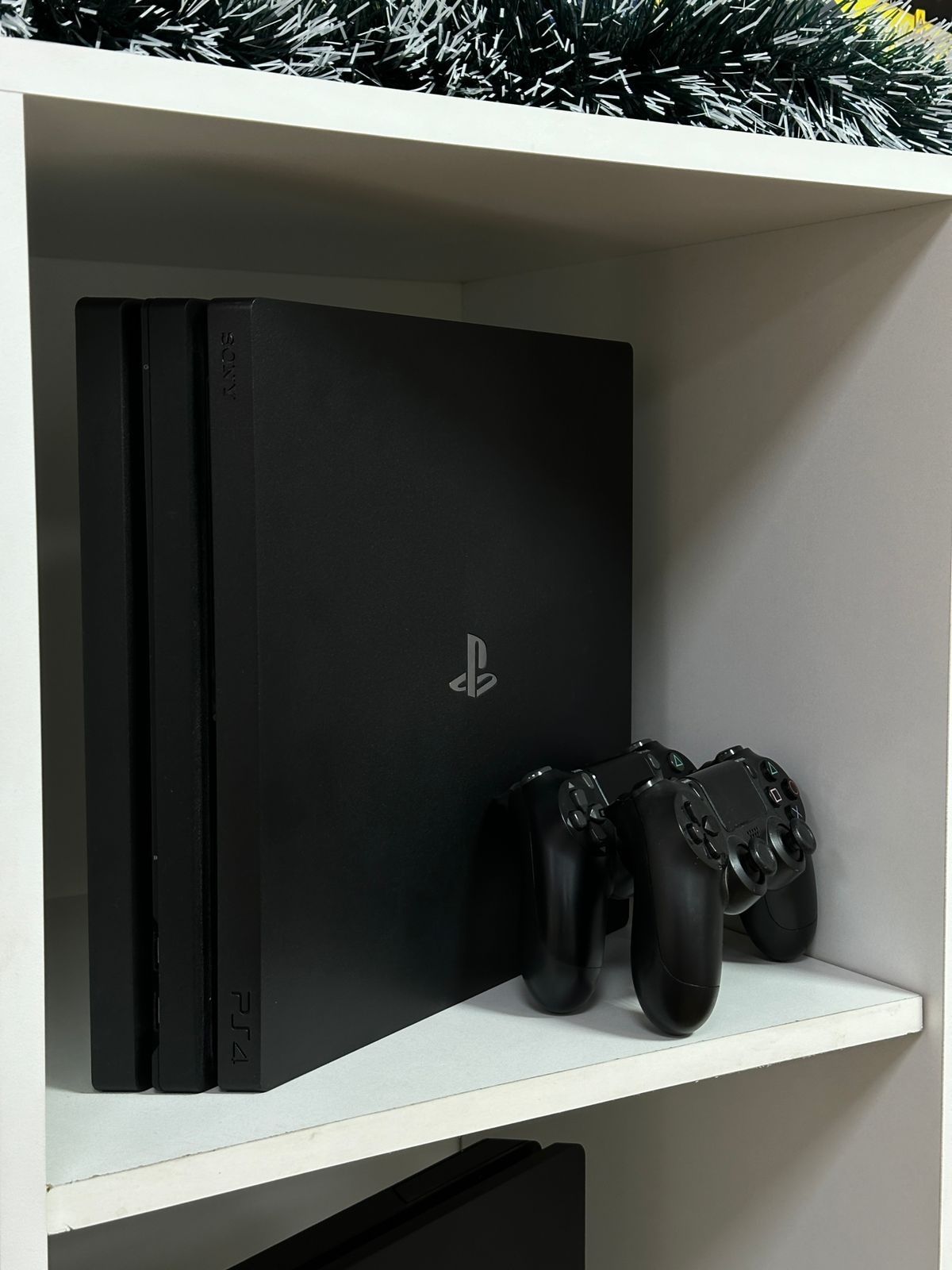 PlayStation 4 PS4 Pro+4 топовые игры+2 джойстика. Гарантия: 145 000 тг. -  Приставки Алматы на Olx