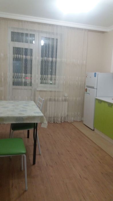 Посуточно  квартира на Левом берегу Сауран10Б