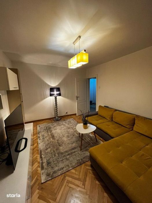 Apartament 3 camere decomandate, 2 bai, etajul 1, zona strazii Bucures