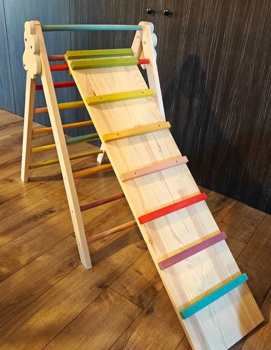 Triunghi de joaca Pikler, Lemn masiv