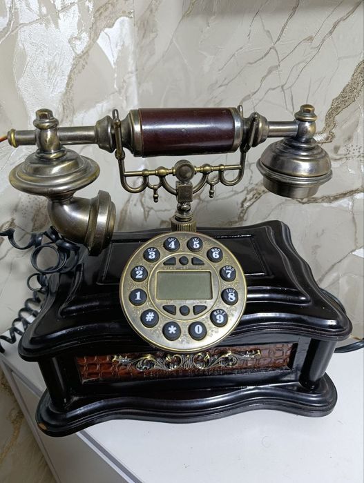 Телефон в стиле ретро продам