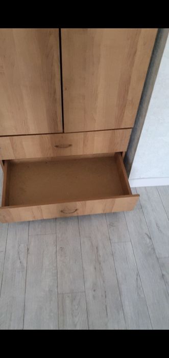 Продам б/у шкаф.