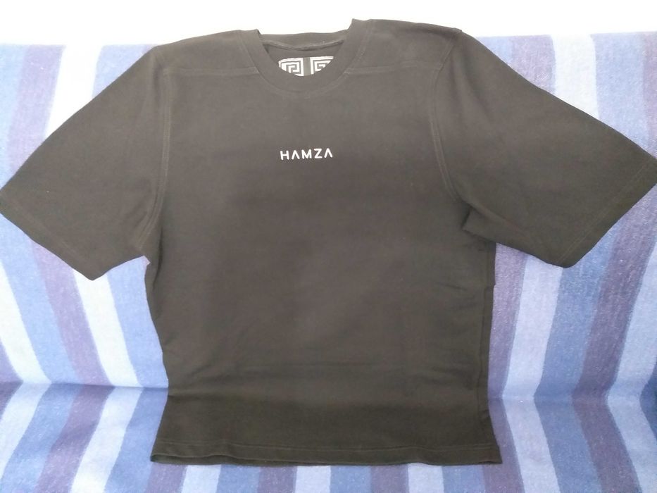 Unic! Tricou original Hamza model Travis barbati negru M (nou-cutie)